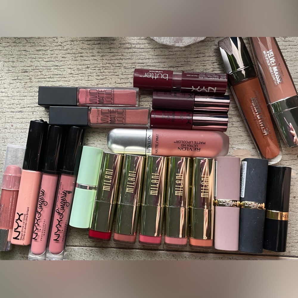 21 lightly used lipsticks